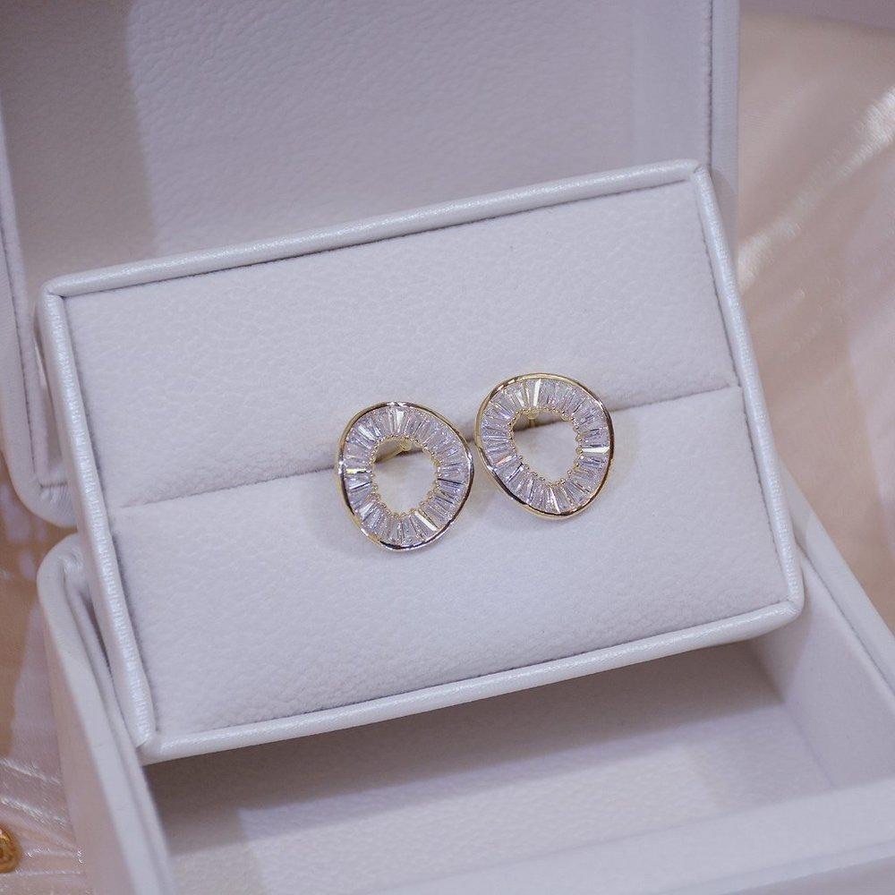 Elegant Gold and Silver Women's Earrings